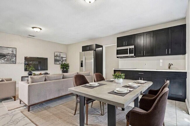 Primary Photo - 4151 SW 112th Ave