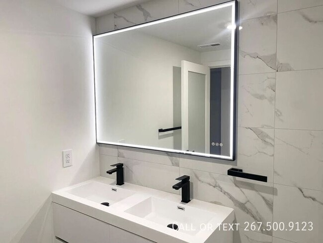 Building Photo - 2605 E Boston St