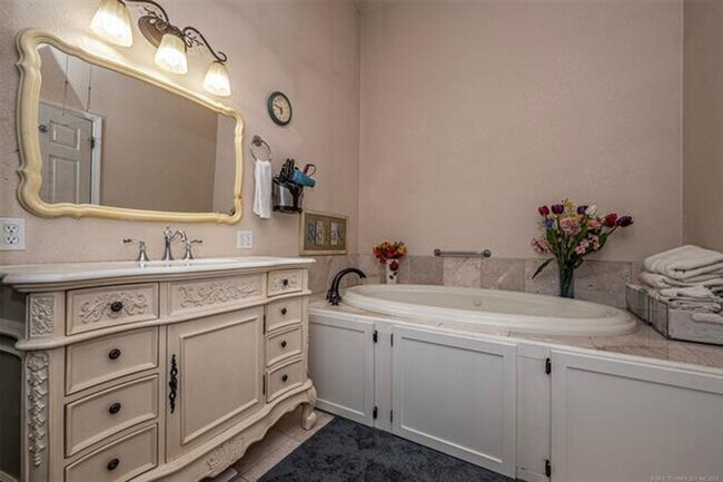 Building Photo - Furnished 3 Bed / 2 Bath Rental Near Lake Texoma – Internet Included!