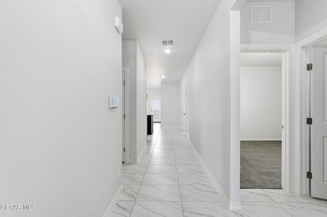 Building Photo - 909 Larkhall Pl