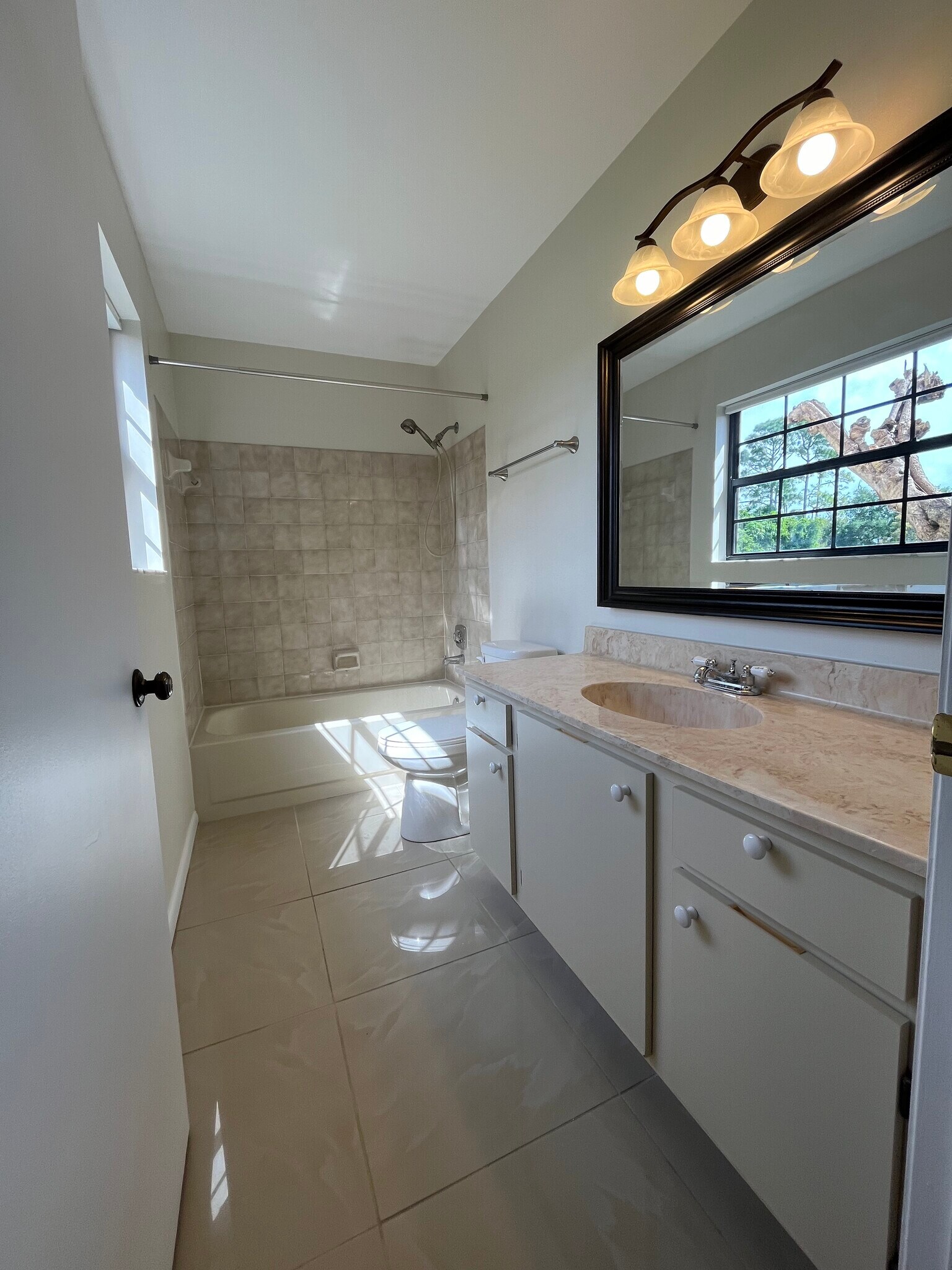 Bathroom - 1985 NE Collins Cir