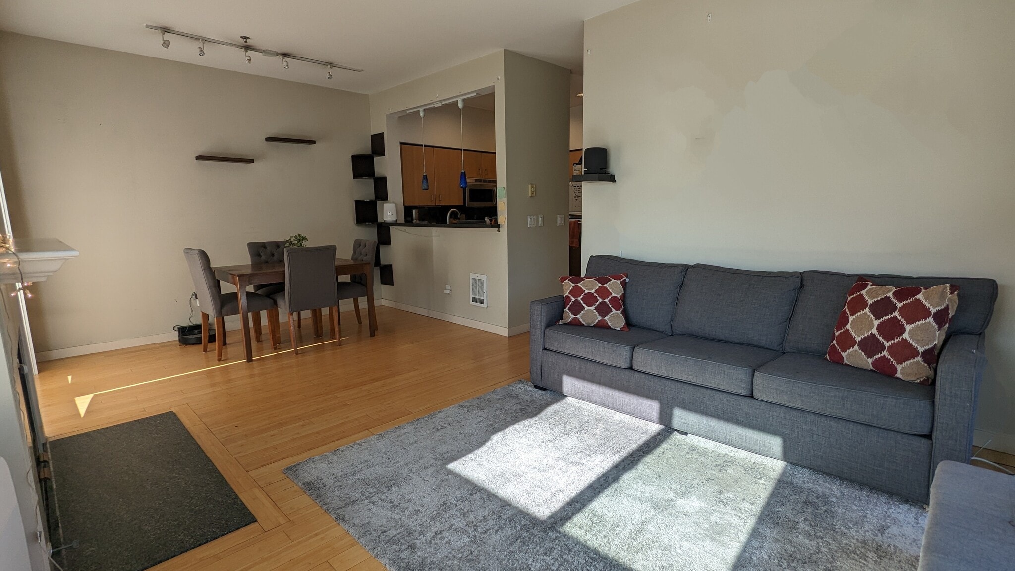 Living Area - 701 Galer St