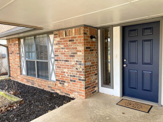 Building Photo - Renovated Rental in NW OkC!