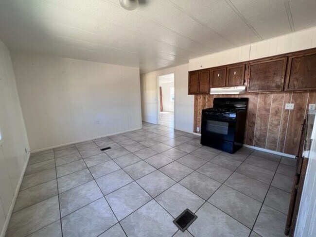 Building Photo - 1288 Pima Way