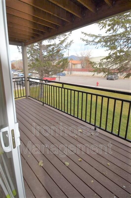 Building Photo - 807 W Villard St