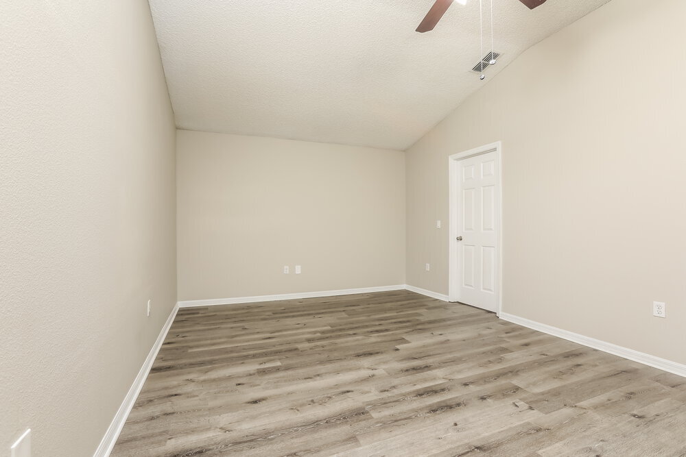 Building Photo - 25223 Ironwedge Dr