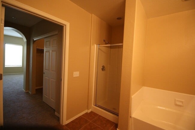 Building Photo - 14575 W Mountain View Blvd
