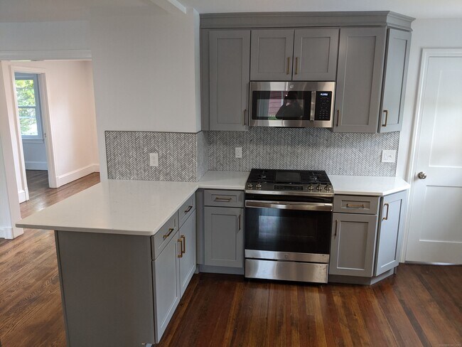 Building Photo - 265 Homeland St