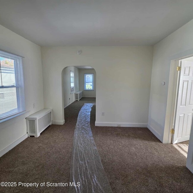 Building Photo - 1413 Sanderson Ave