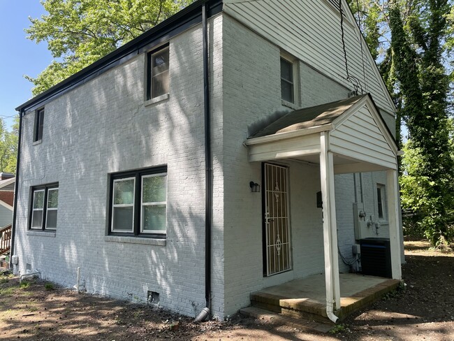 Building Photo - 207 Colleton Rd