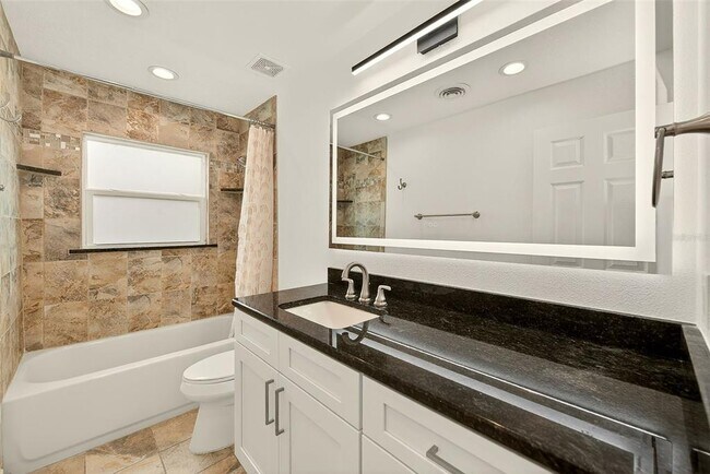 Building Photo - 5434 Oakhurst Dr