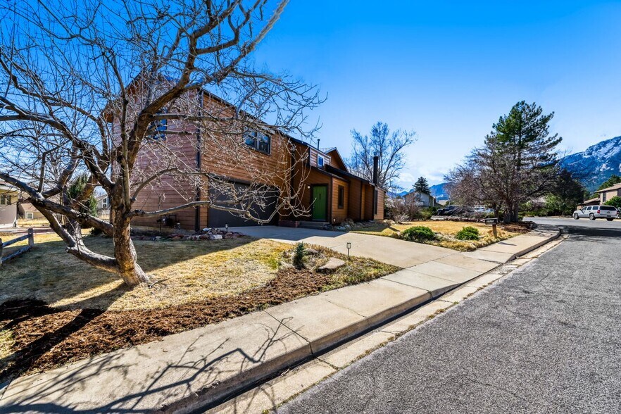 Building Photo - 3320 Longwood Ave