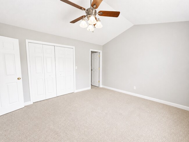 Building Photo - Black Mountain Townhome