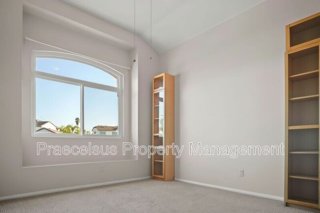 Building Photo - 500 Zinfandel Terrace