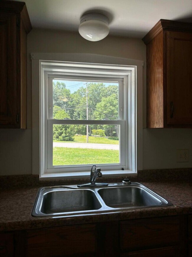 Building Photo - Charming Rental in Honey Brook, PA