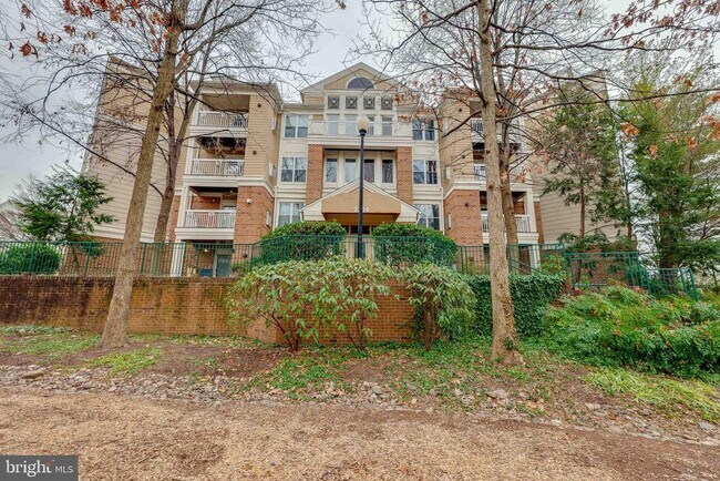 Building Photo - 2204 Westcourt Ln