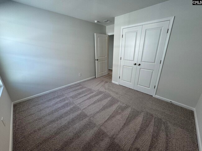 Building Photo - 3081 Hallsdale Dr
