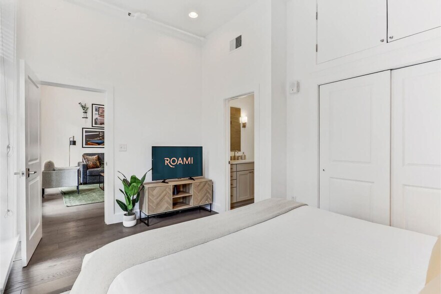 Building Photo - 127 Carondelet St