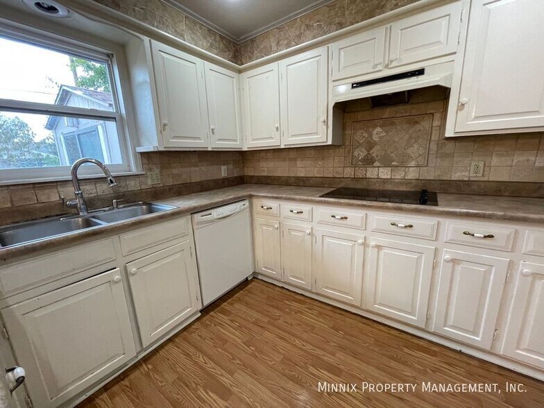 Building Photo - 6712 Gainsborough Rd