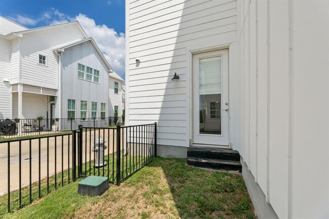 Building Photo - 4501 Night Owl Ln