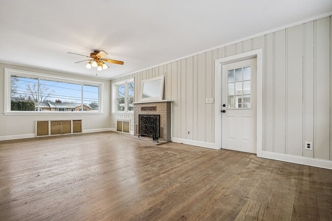 Building Photo - 68 Valley Rd