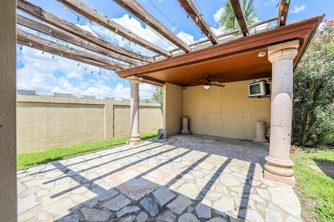 Building Photo - 6514 Grande Bay