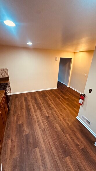 Building Photo - 331 N Oraton Pky