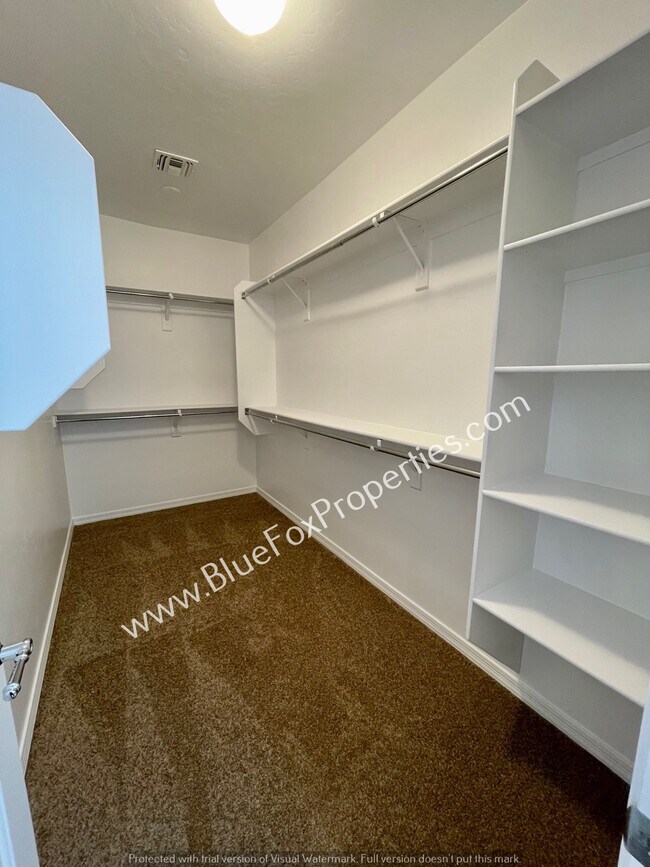 Building Photo - 1112 W Montelupo Dr