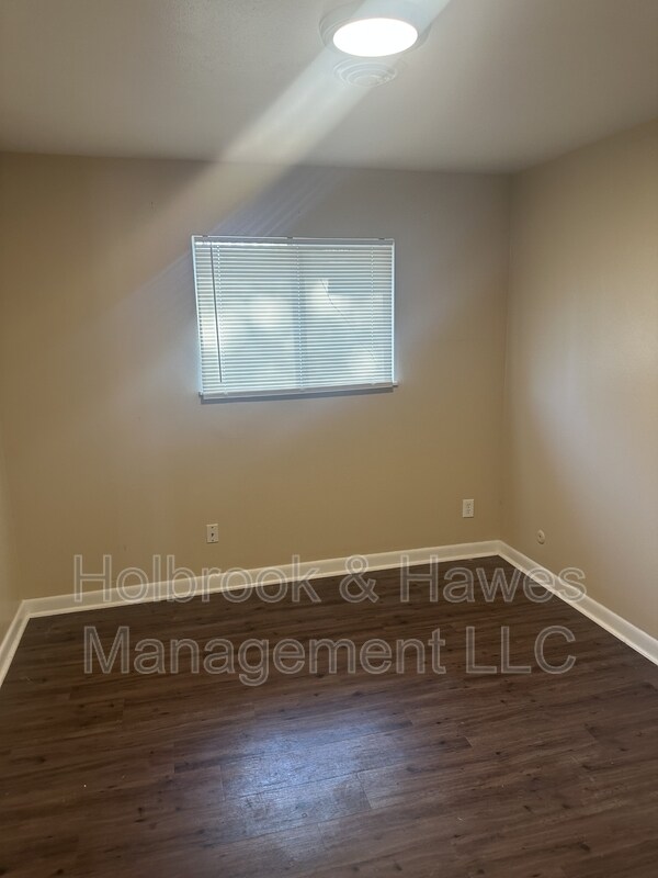 Building Photo - 540 Irish Dr