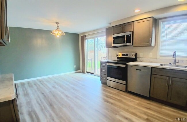 Building Photo - 8244 Mantova Dr