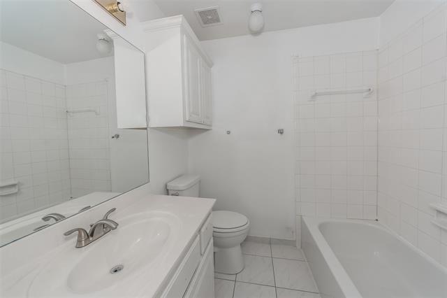 Building Photo - 6001 Pinwood Cir