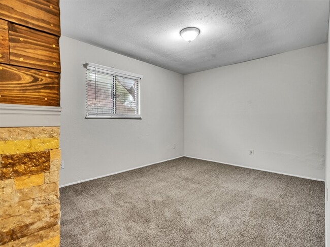 Building Photo - 17323 Glenpatti Dr