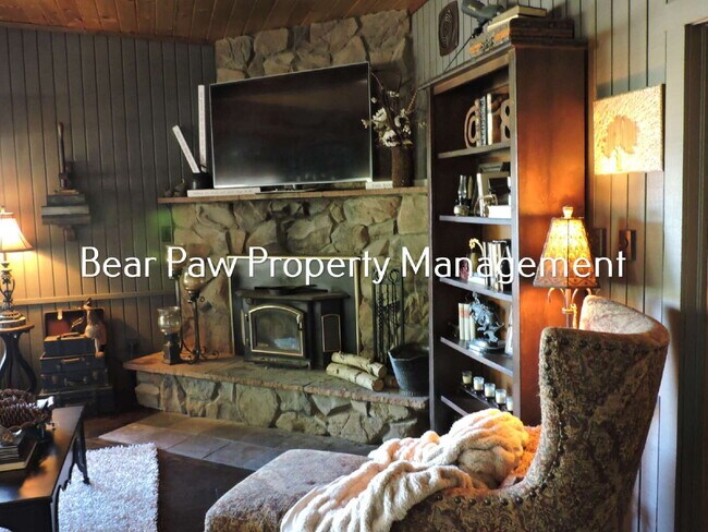 Building Photo - 267 N Circle Dr