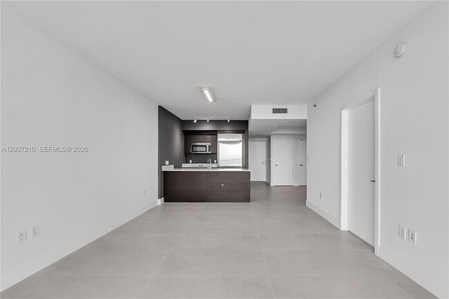 Building Photo - 500 Brickell Ave