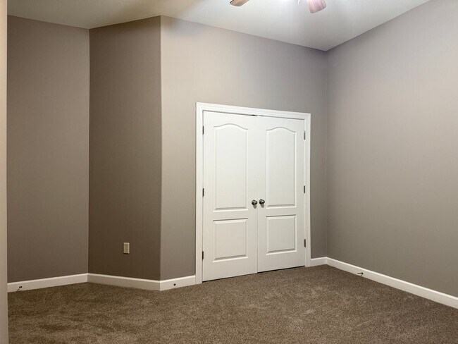 Building Photo - 3200 Mossy Creek Dr