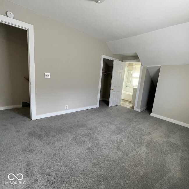 Building Photo - 2009 Westview Dr