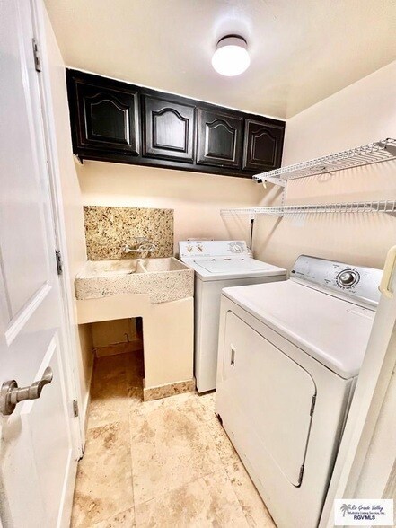 Building Photo - 6744 Central Blvd