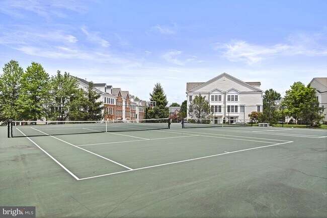 Building Photo - 46186 Walpole Terrace