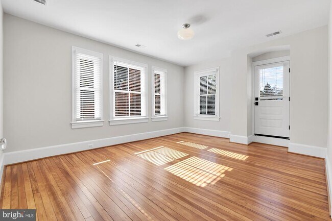 Building Photo - 4201 Bradley Ln