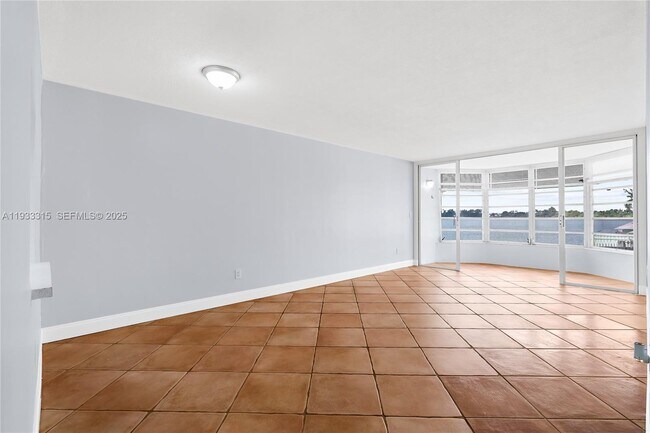 Building Photo - 1300 NE 191st St