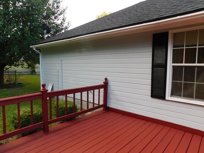 Building Photo - 3 Bedroom Home in Pebble Creek Subdivision