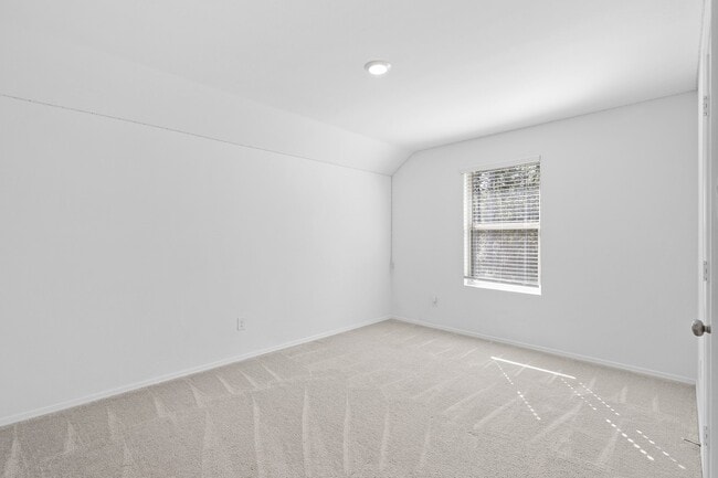 Building Photo - 23810 Maida Vw