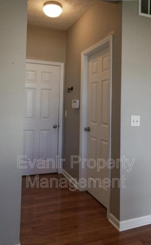 Building Photo - 2257 Murphy Ln E