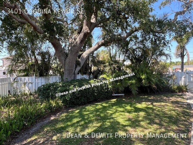 Building Photo - 3401 Coquina Key Dr SE