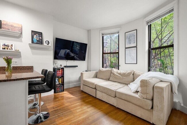 Building Photo - 20 Concord Square