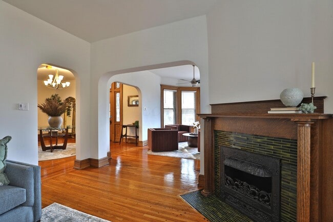 Building Photo - 398 W 5th Ave