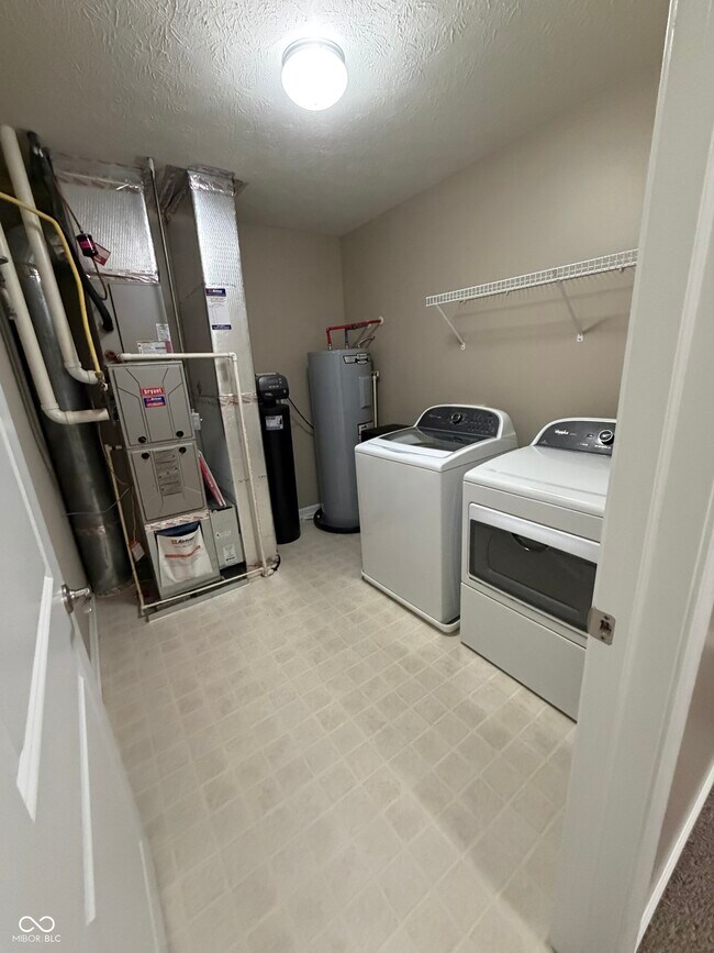 Building Photo - 9660 Angelica Dr