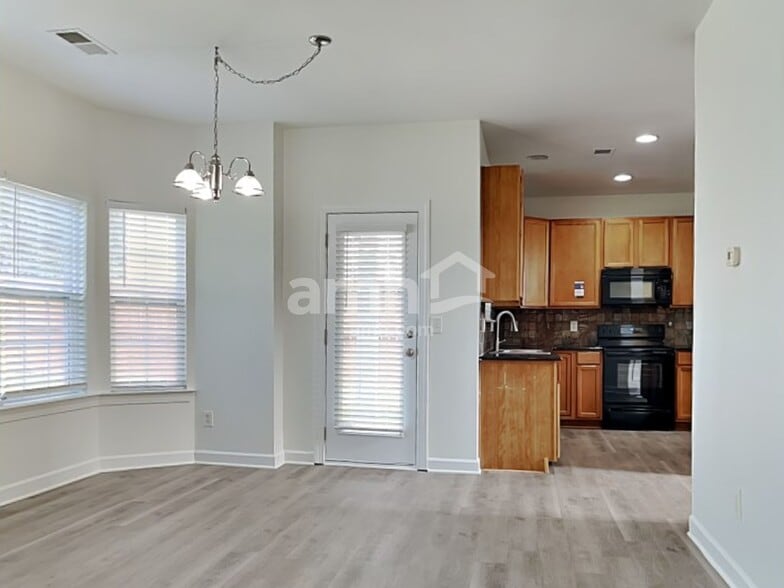 Building Photo - 456 Clearwater Dr