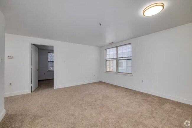 Building Photo - 2101 Reamer Dr