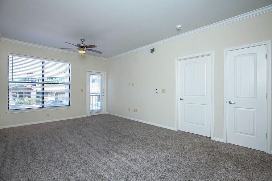 Building Photo - 9725 N Lakeline Blvd